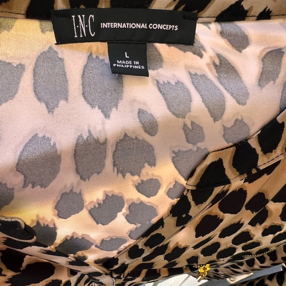 INC International Concepts Ombré Cheetah Zip Pocket Long Sleeve Top Women’s - Picture 7 of 14